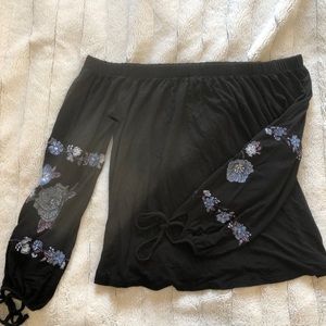 American Eagle off the shoulder top